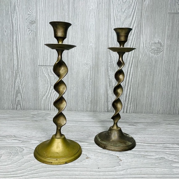 Vintage Set two brass gold tone candle sticks swirl twirl design mcm  decoration - Picture 3 of 7